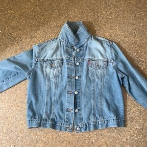 Levi’s Light Wash Blue Trucker Jean Jacket (small)
